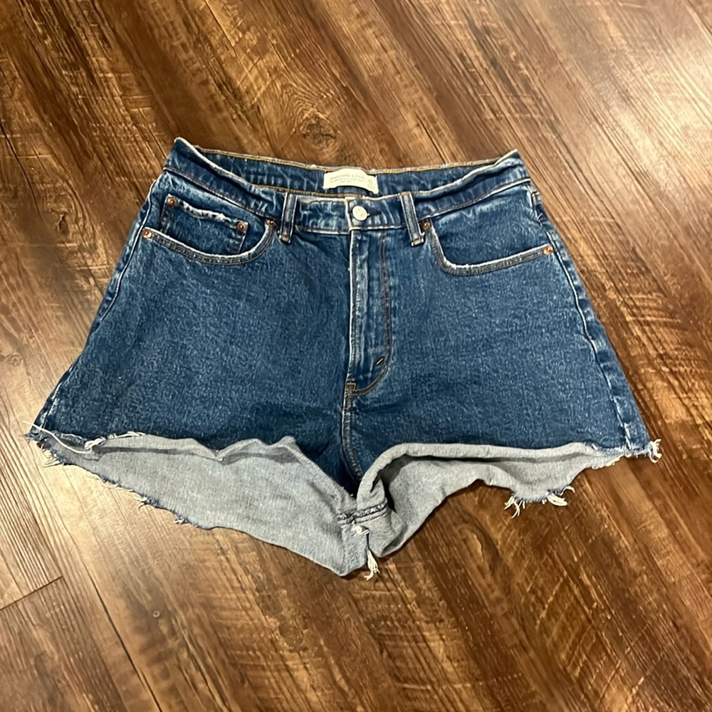 Abercrombie & Fitch Curve Love 90s‎ Relaxed Cutoff Short High Rise
